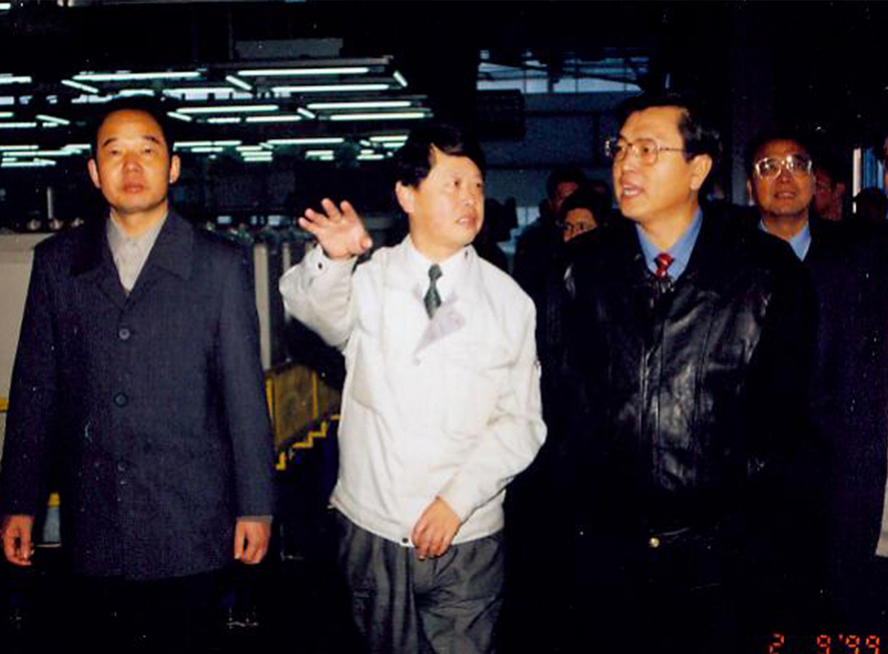 1999年2月 時任浙江省委書記張德江視察